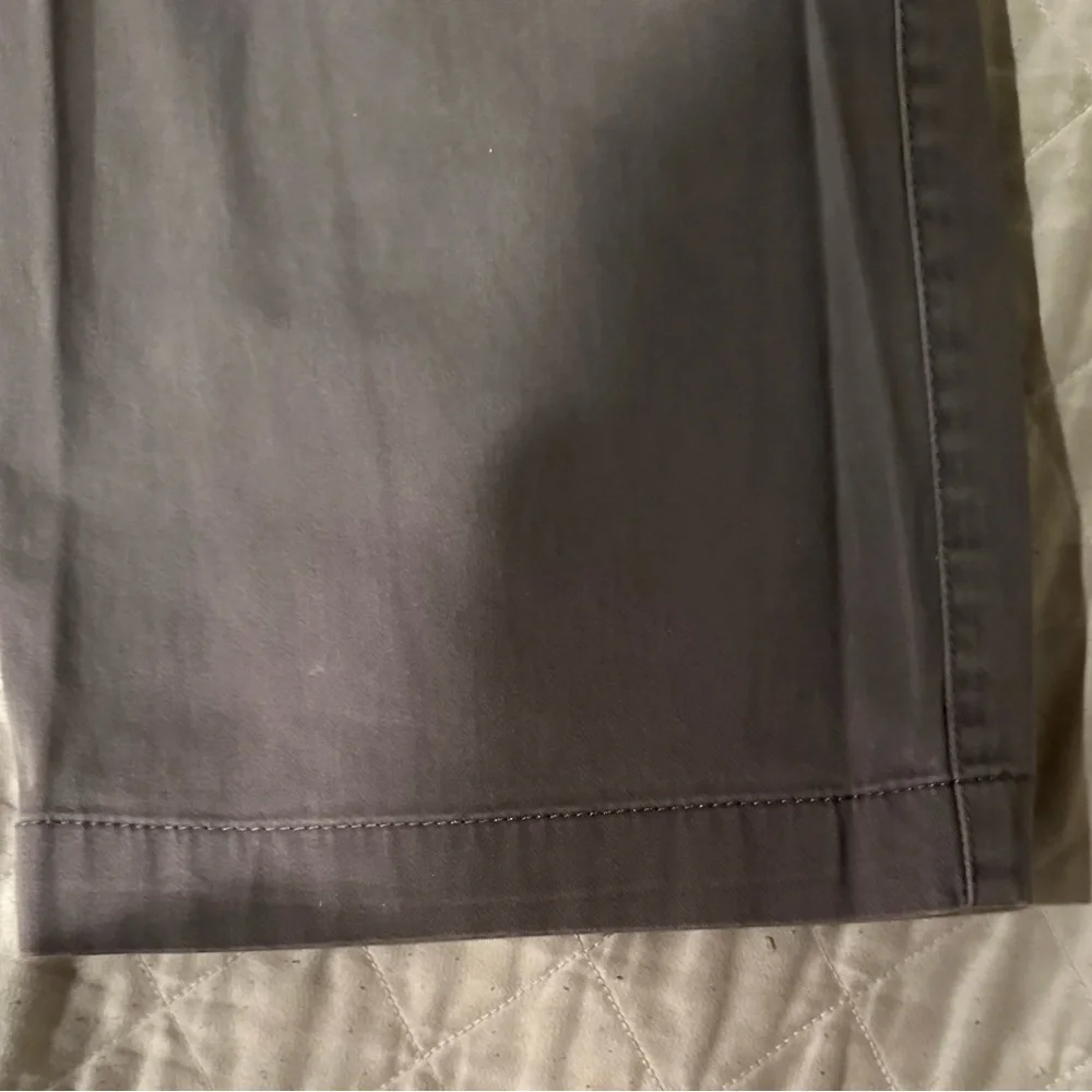 Women’s Dockers gray khaki- Hello Smooth- Size- 8M- straight leg!Great condition - Picture 2 of 11